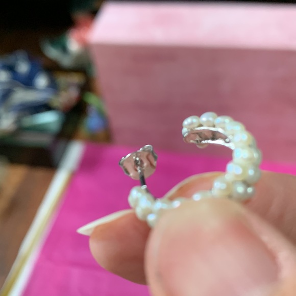 Host Pick ⭐️JTV 3 row mini pearls,925 silver 1” hoop earrings & vintage necklace - Picture 4 of 9